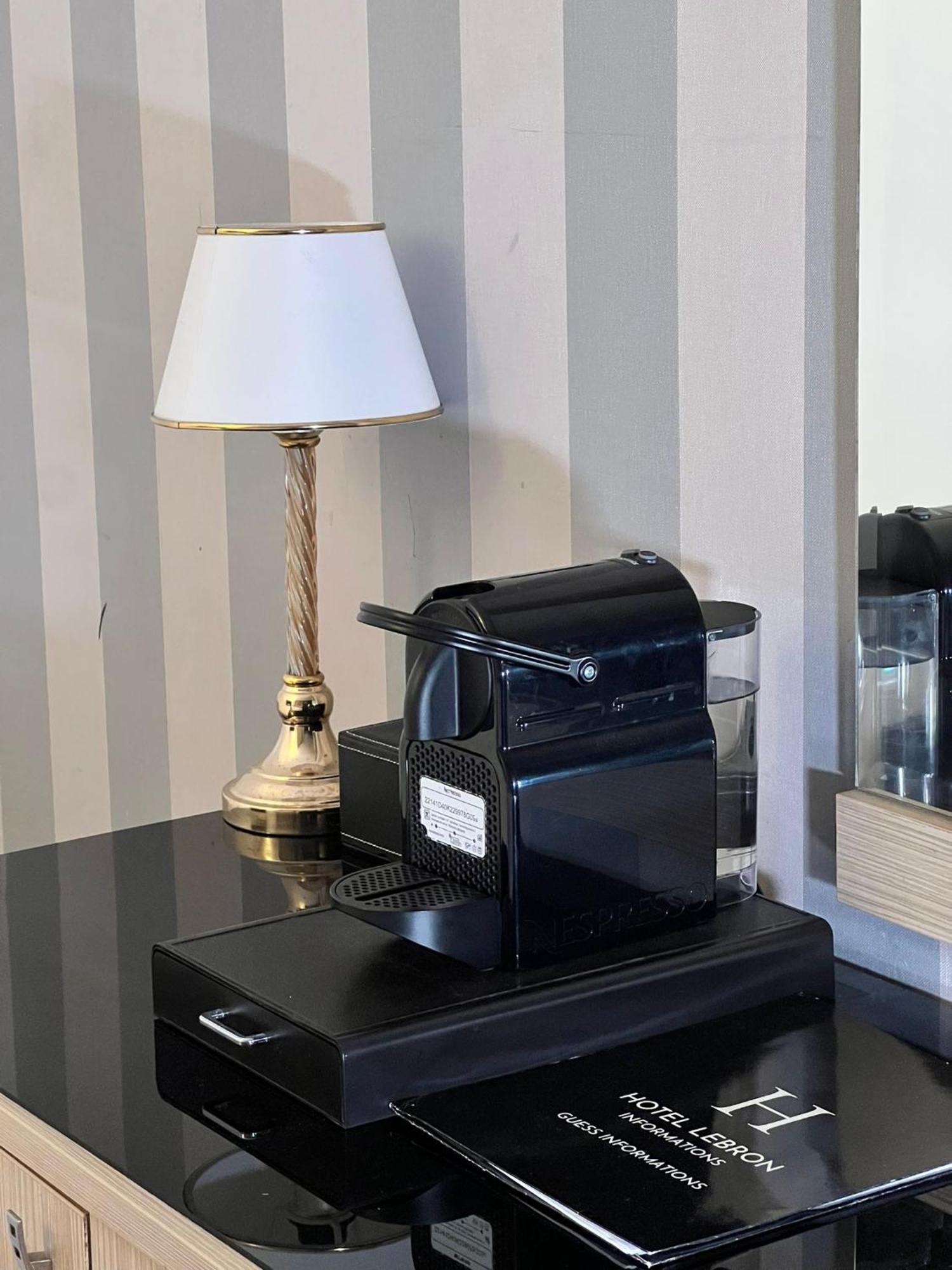 Hotel Lebron Paris Eksteriør bilde